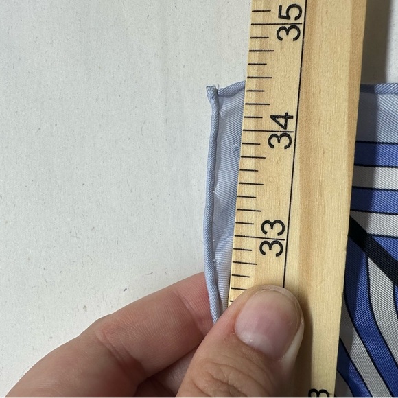 💸Sold💸 Talbots 100% Silk Scarf Crisp Tulip Floral Blue Yellow Striped - Picture 6 of 11